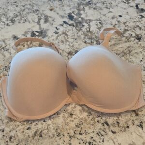 PINK Victoria's Secret Smooth Nude T-Shirt Bra